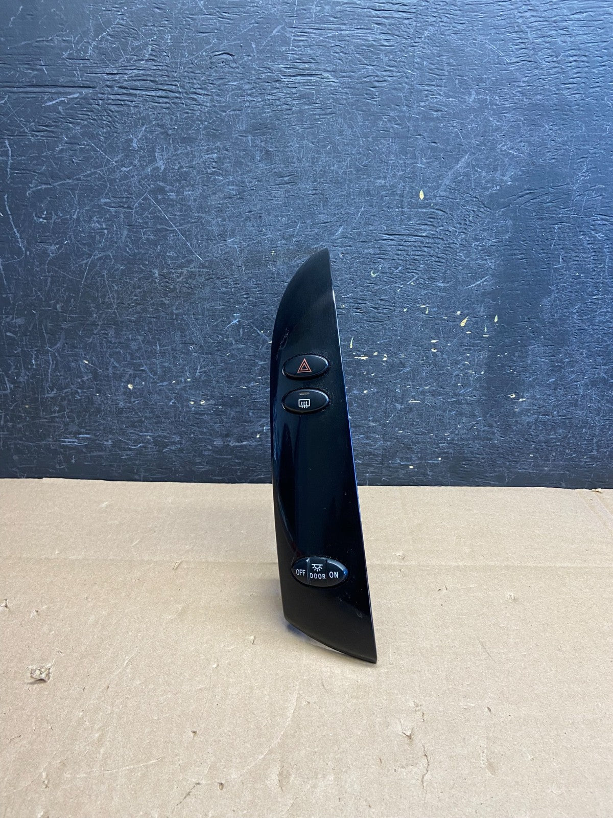 2004 to 2010 Toyota Sienna Left Side Climate Switches Bezel Trim AI6322 DW0