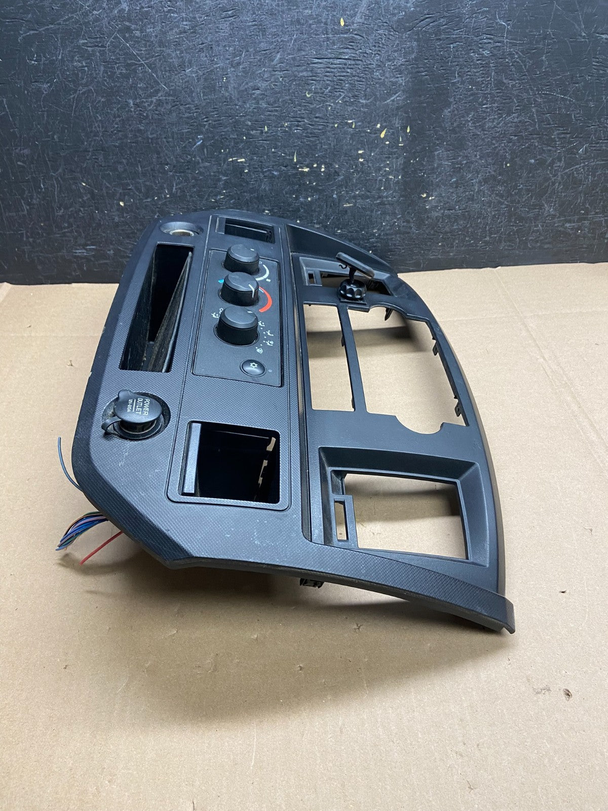 2006 to 2008 Dodge Ram Radio Climate Control A/C Heat Dash Bezel Trim AI6243 DG2