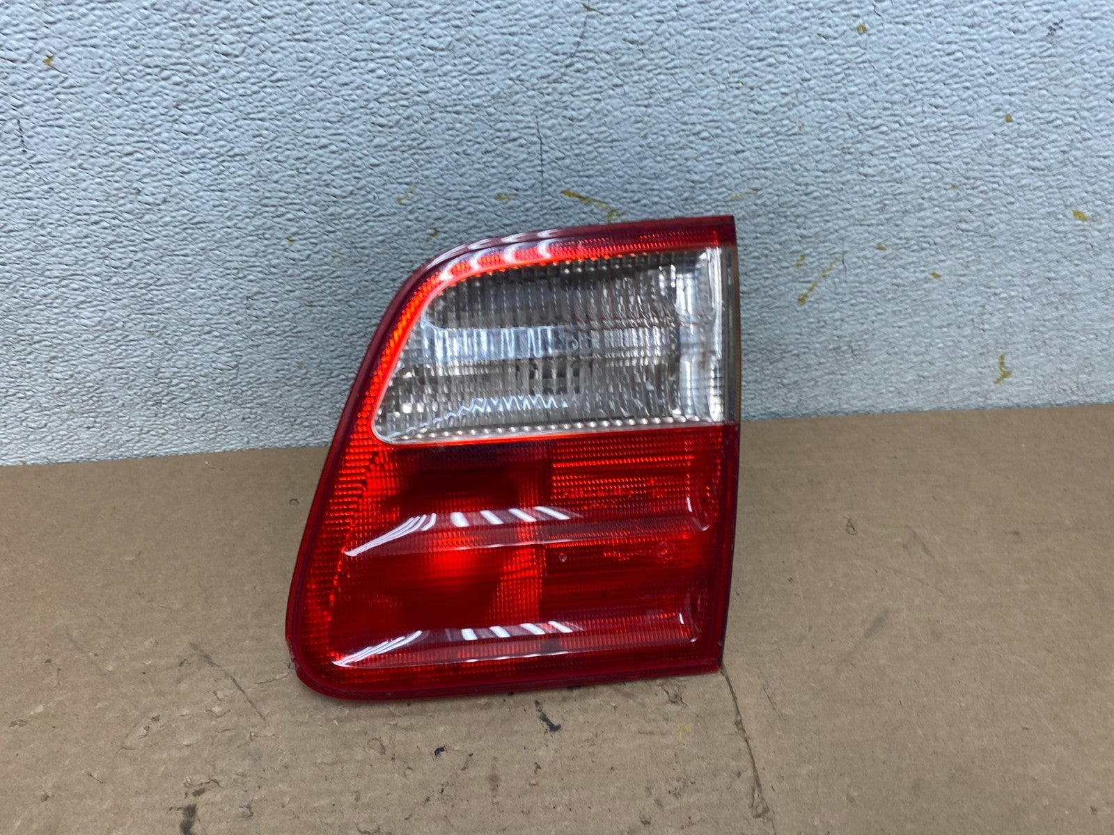 2000-2003 Mercedes-Benz E-Class E320 Wagon Right Passenge Inner Tail Light P52040