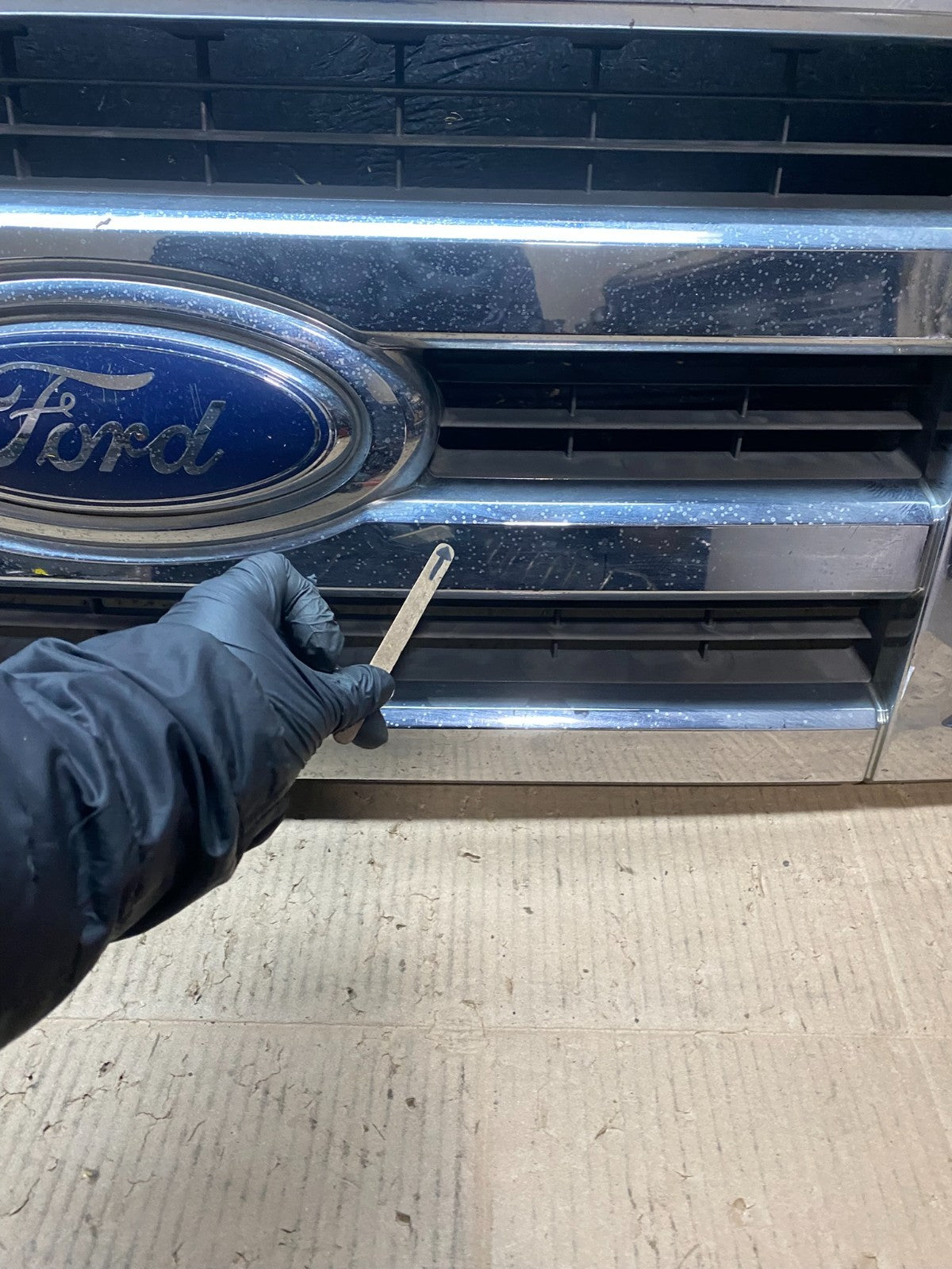 2008 to 2014 Ford Econoline E150 E250 Front Upper Chrome Grill Grille X9387 DG6