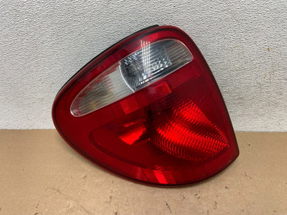 2004 to 2007 Dodge Grand Caravan Left Driver Lh Side Tail Light AG43930
