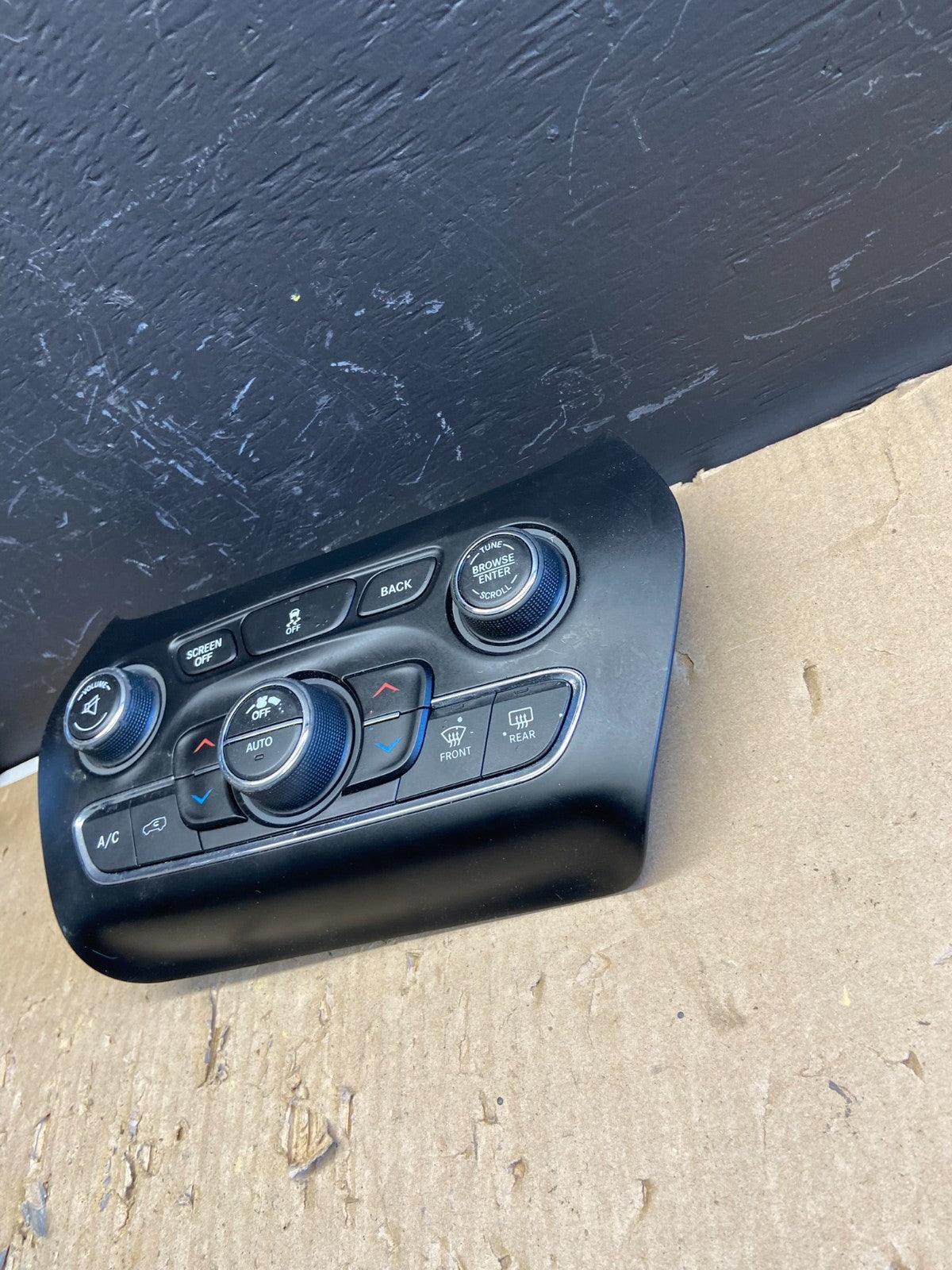 2014 to 2017 Jeep Cherokee Heater Climate Temperature Control AB5863 DG2