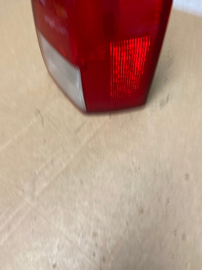 2004-2005 Mitsubishi Endeavor Right Passenger Rh Tail Light AD5993 LK1