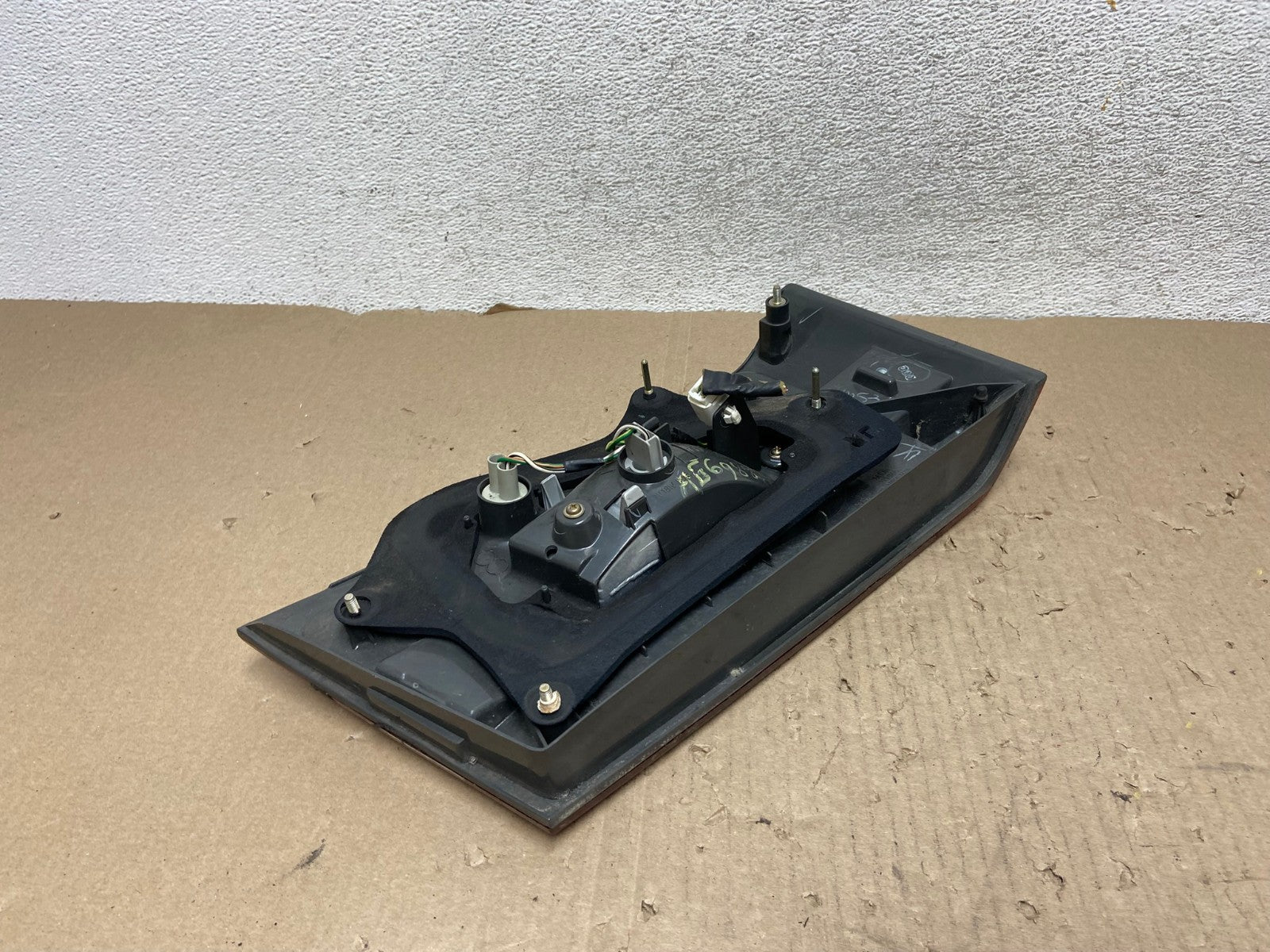 2000 2001 Lexus ES300 Inner Right Passenger RH Side Tail Light AG6988 LK5