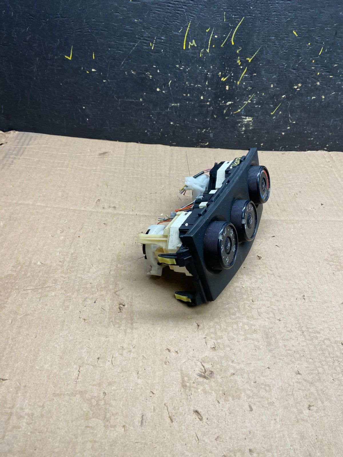 2009 to 2013 Toyota Corolla Matrix Climate Heater A/C AC Control Panel Z0072 DG2