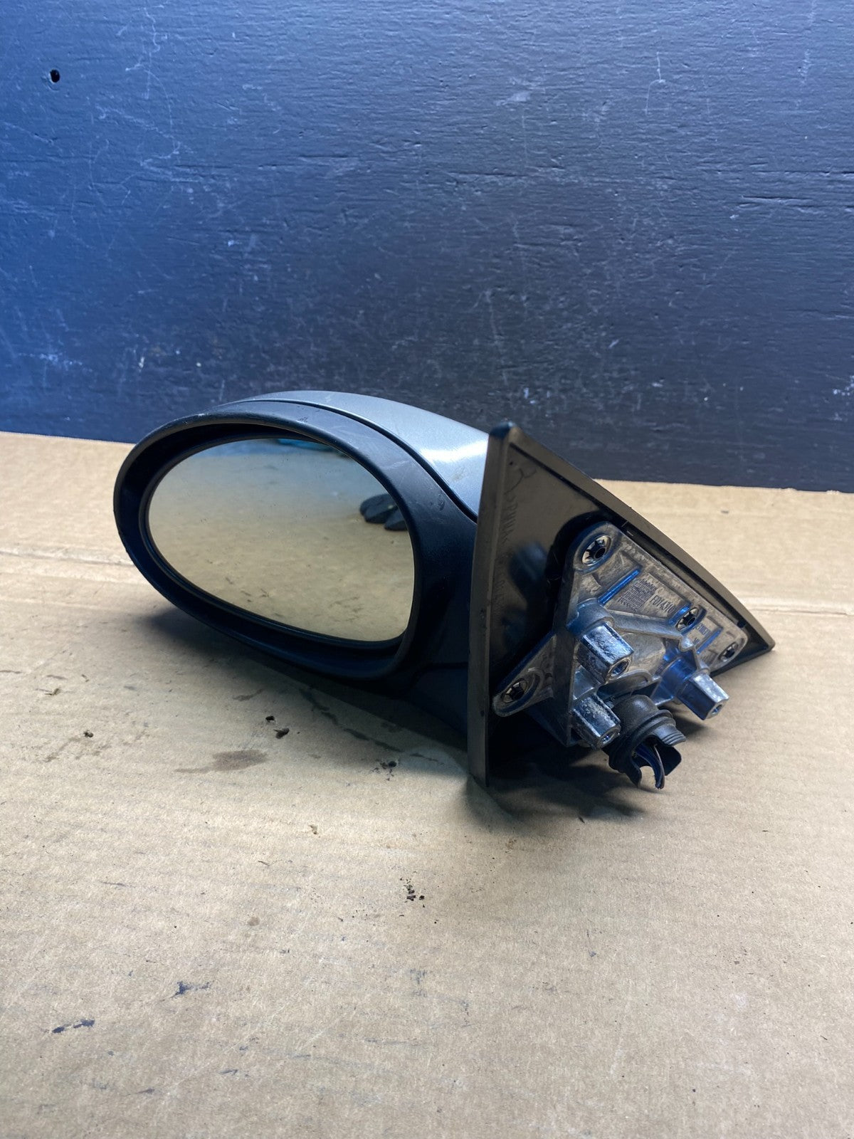 2006 to 2008 BMW 325i Left Driver LH Side View Door Mirror AD338410