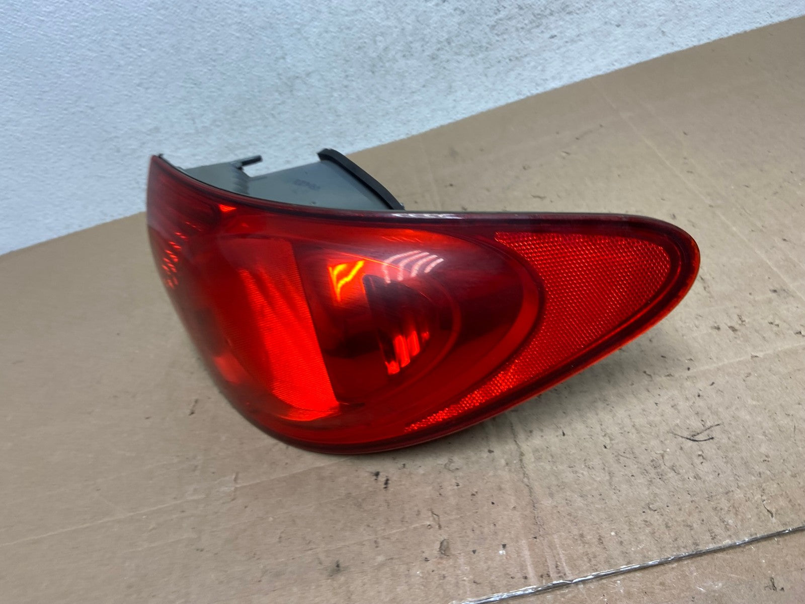 2007 to 2010 Hyundai Elantra Sedan Right Passenger Side Tail Light AE6434 LK1