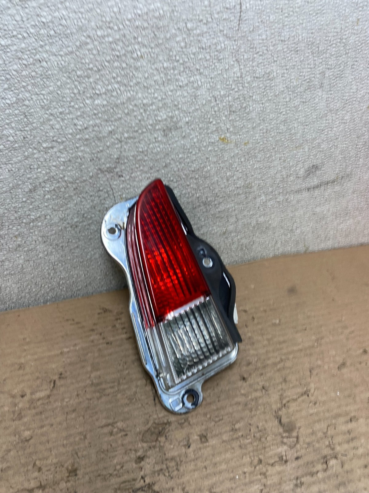 2004-2006 Hyundai Elantra Hatchback Right Passenger Inner  Tail Light AA9796 LK2