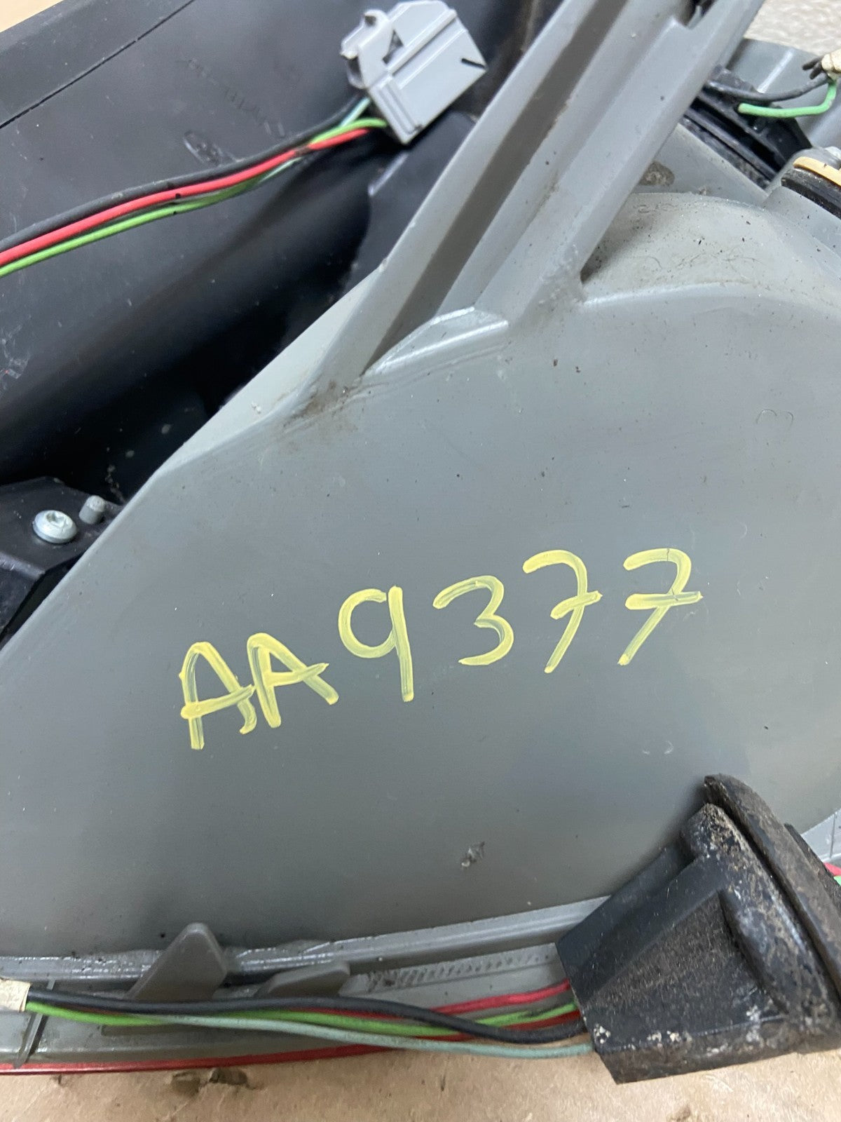2010 to 2012 Ford Taurus Left Driver Lh Side Tail Light OEM AA9377 LK6