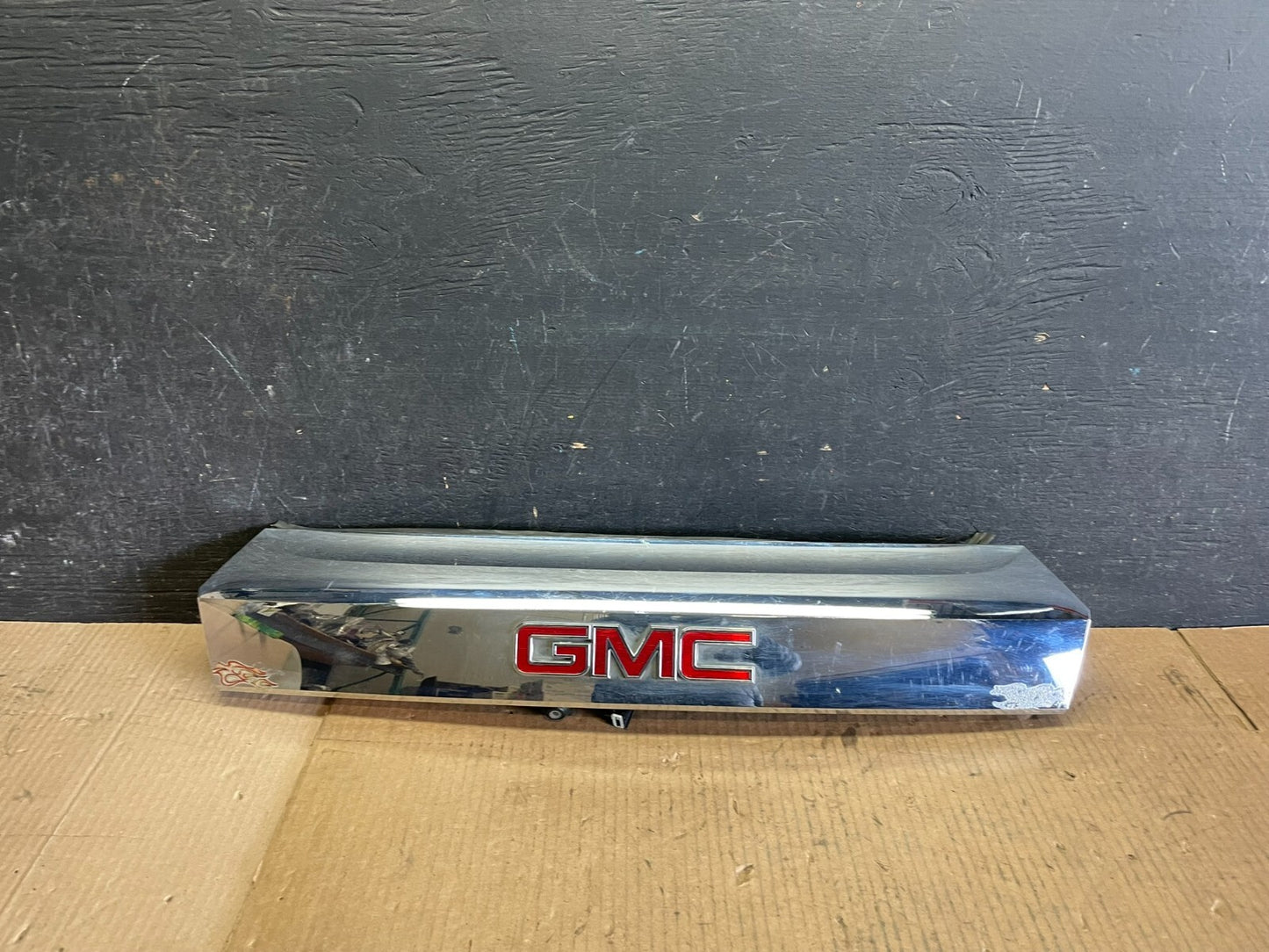 2011-2015 GMC Terrain Tailgate Liftgate Chrome Finish Molding Camera Oe j7448 DG0