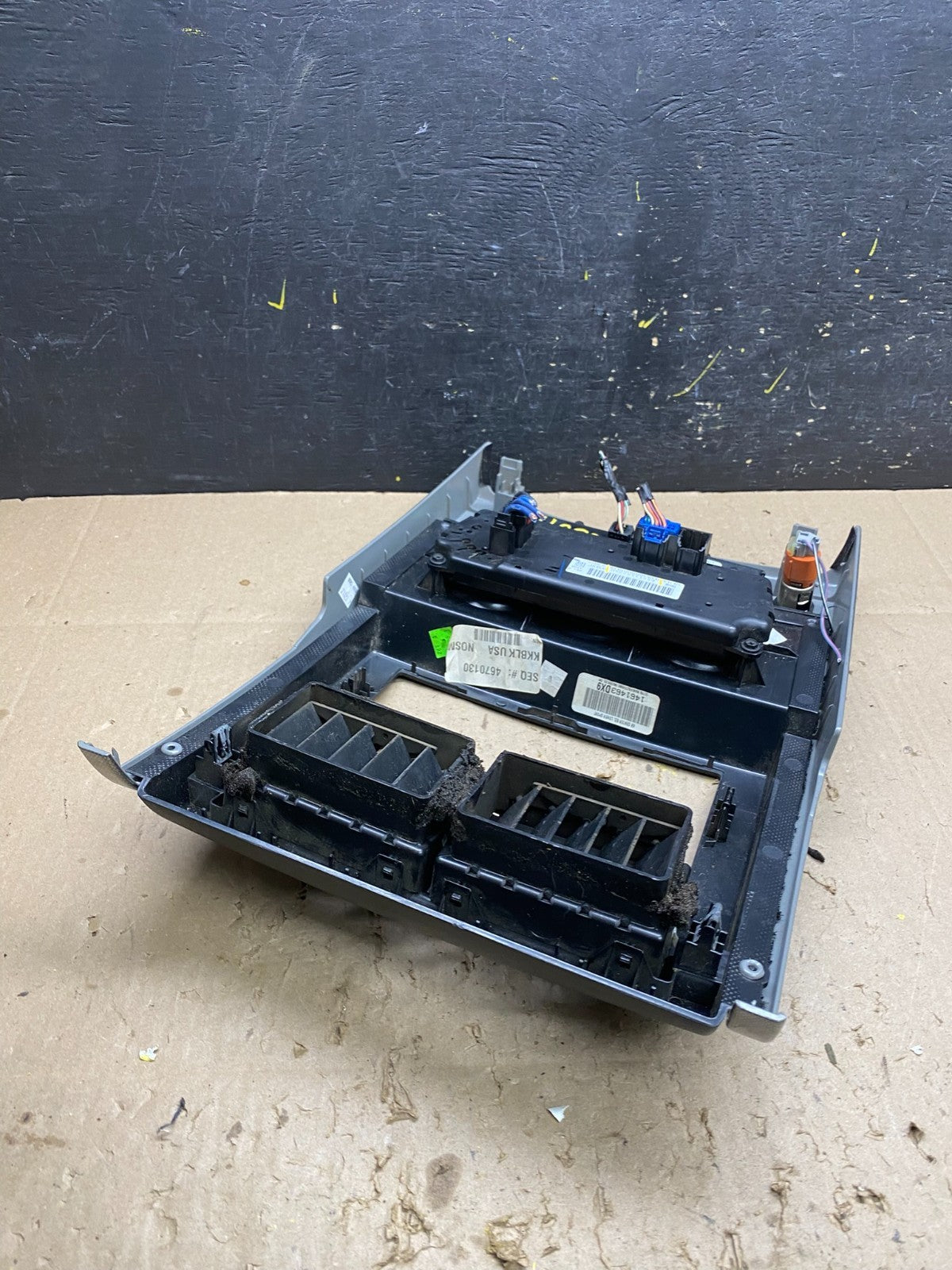 2008 to 2012 Jeep Liberty Dash Climate Temperature Control Radio Bezel u5099 DG3