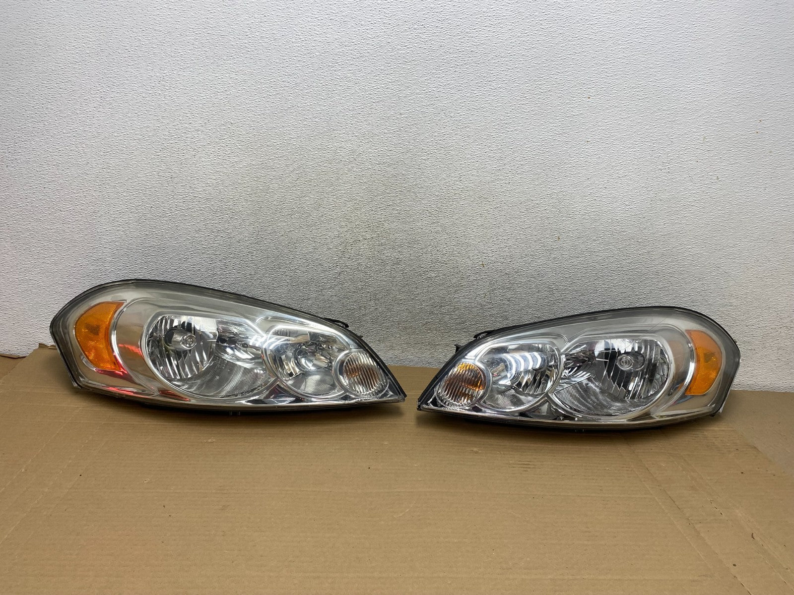 2006 - 2013 Chevrolet Impala Left+Right Set Headlights Halogen AG8838 DW0