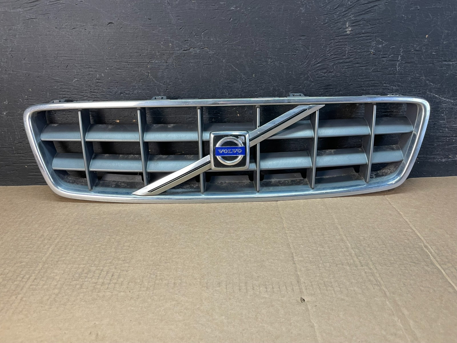 2003 to 2004 Volvo XC70 Front Upper Grill Grille AF5180 DG0