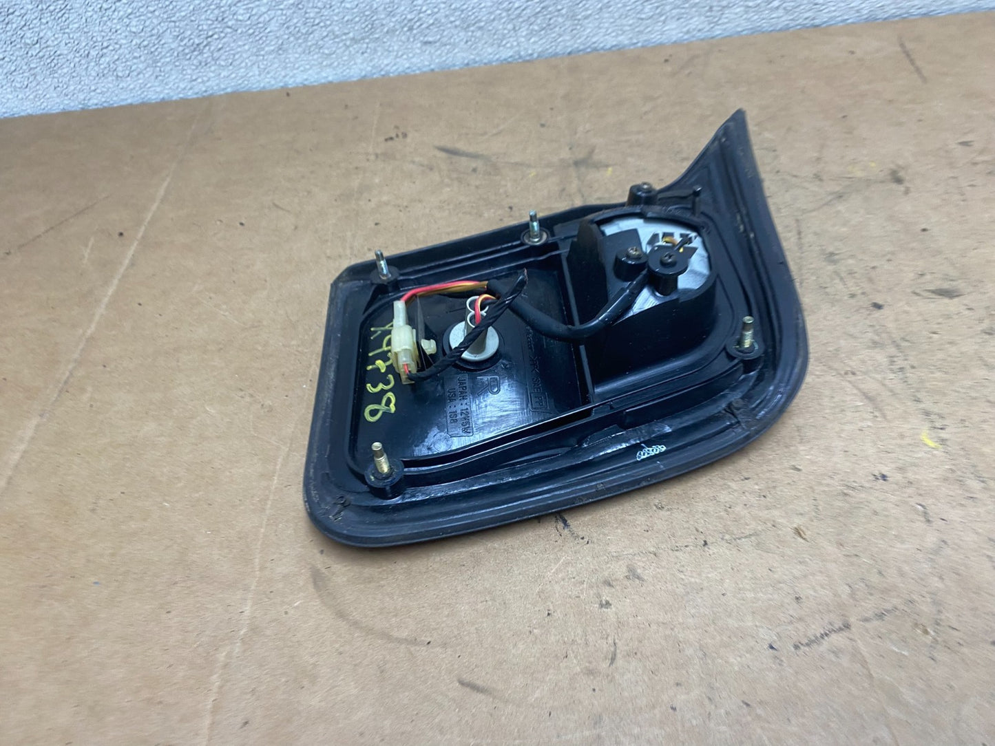 2001 2002 Subaru Forester Right Passenger RH Inner Lid Tail Light Oem X4738 DW4