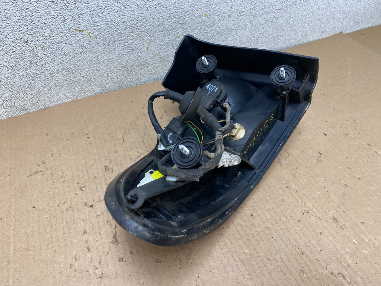 1993 to 1997 Chrysler Concorde Right Passenger Side Tail Light OEM P9466 DW6