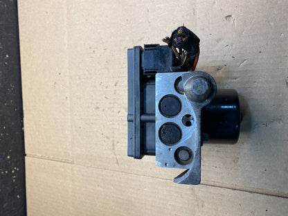 2002 to 2005 Mercedes W204 C230 C320 ABS Anti Lock Brake Pump Module V6533 DG2