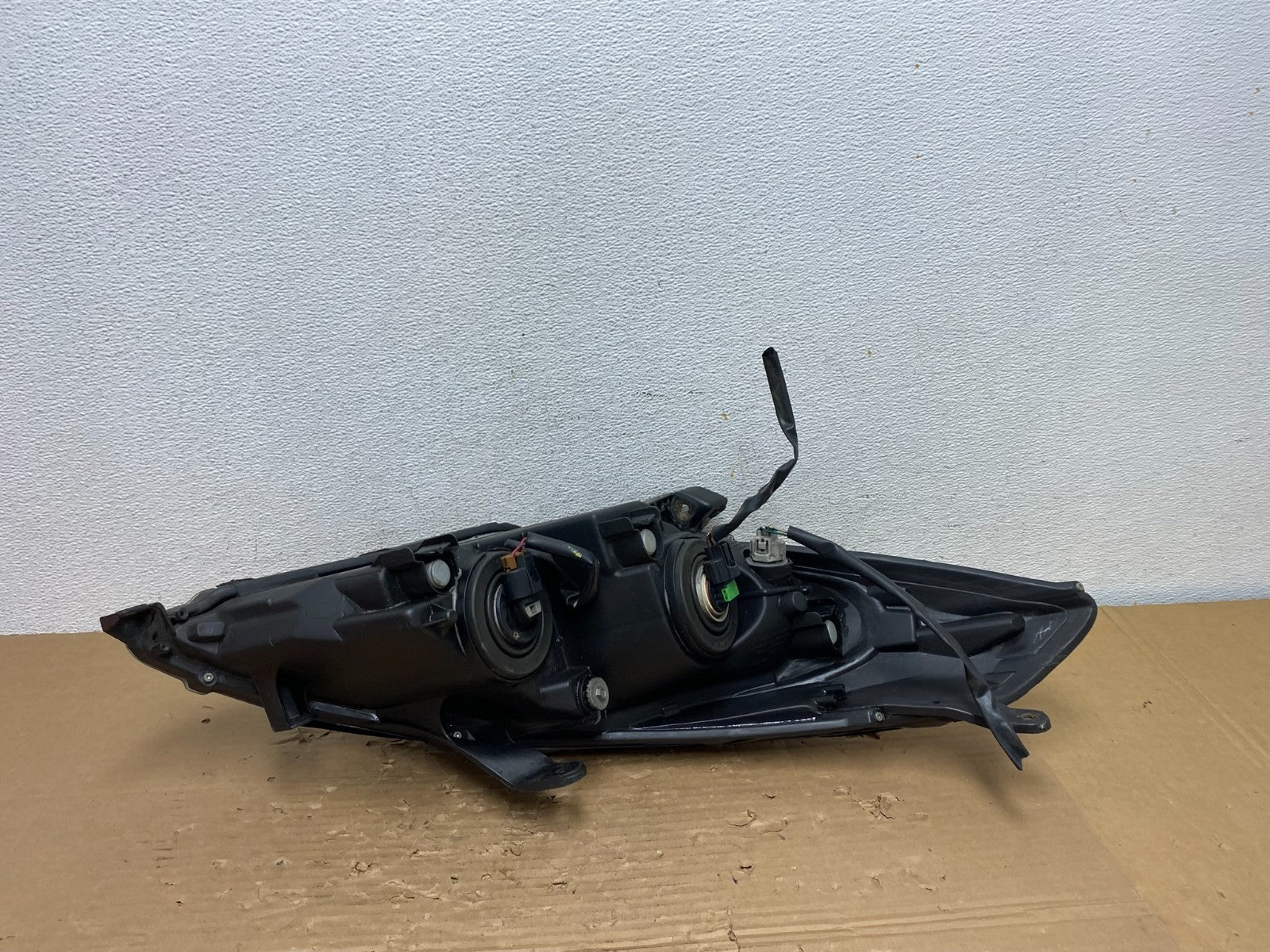 2004 2005 2006 Toyota Solara Halogen Headlight Left Driver Lh Side AD4298 DW6