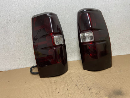 2007-2013 Chevrolet Avalanche Left +Right Side Tail Lights AG8043 DW0