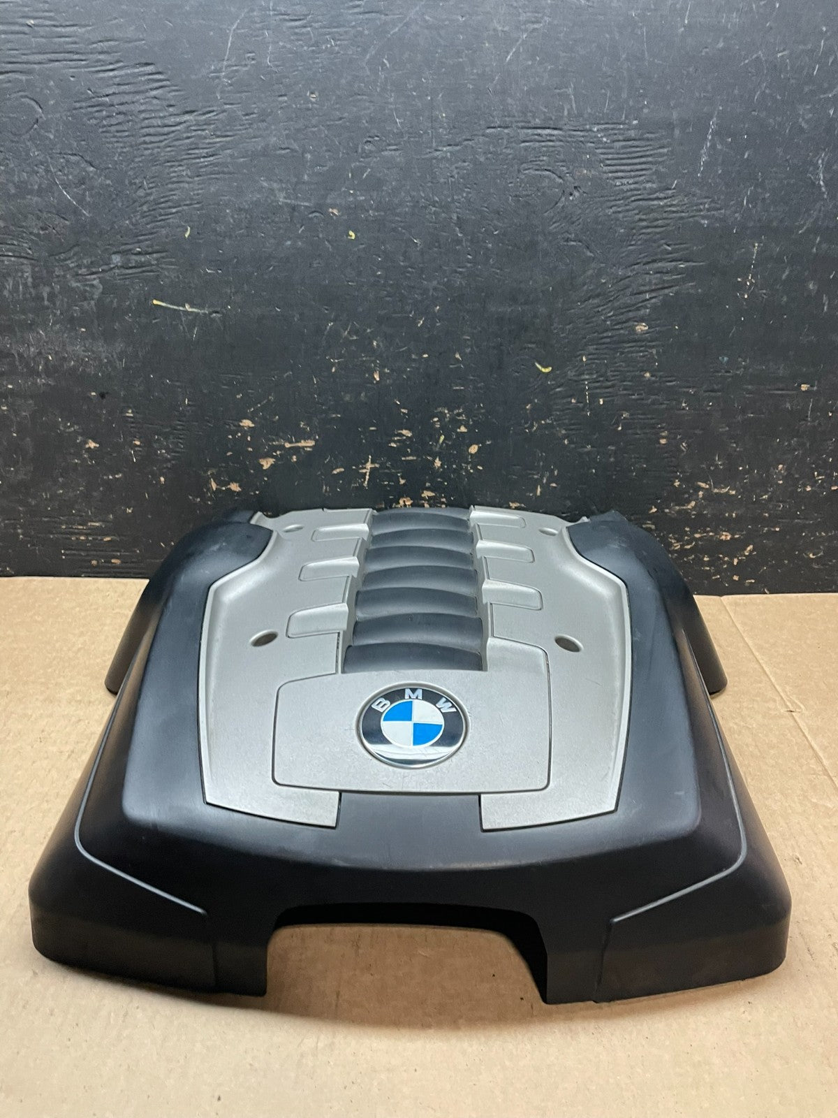 2006 to 2010 BMW 550i 650i 750i Plastic Engine Cover Shield OEM Y9505 DG3
