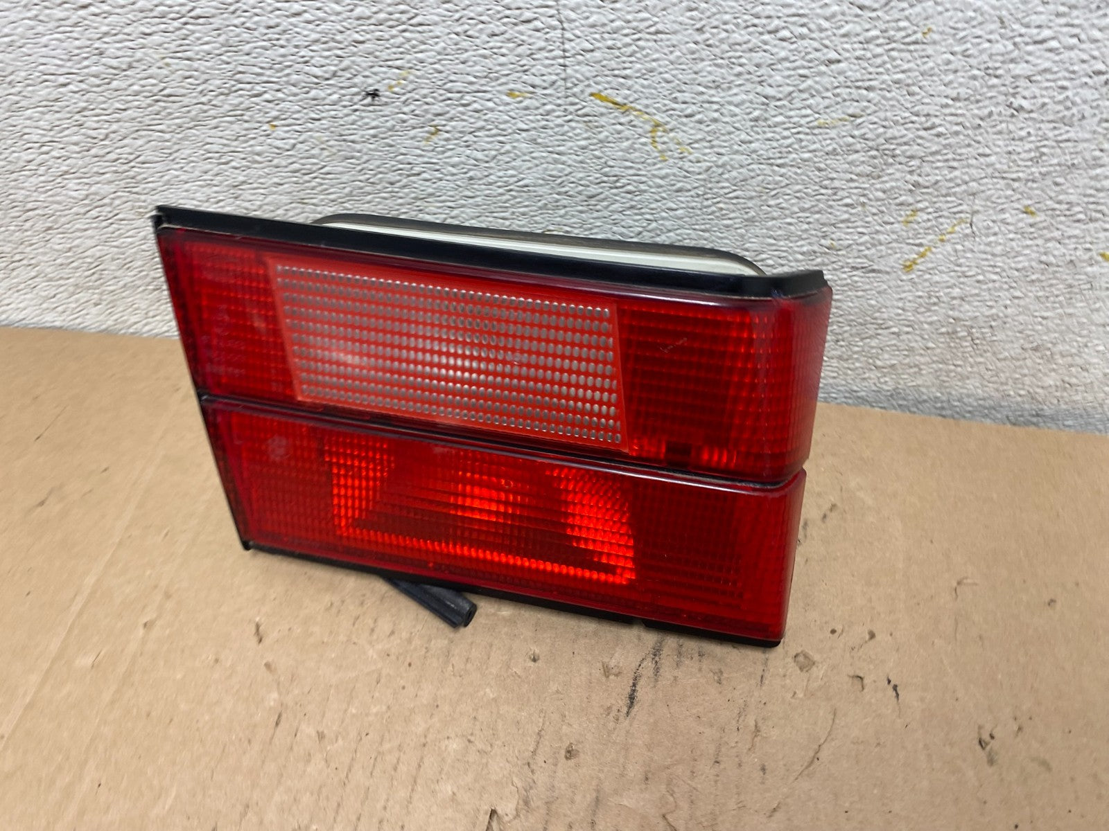 1989 - 1995 BMW 5 E39 Rear Left Driver LH Trunk Inner Tail Light P9635 DG1