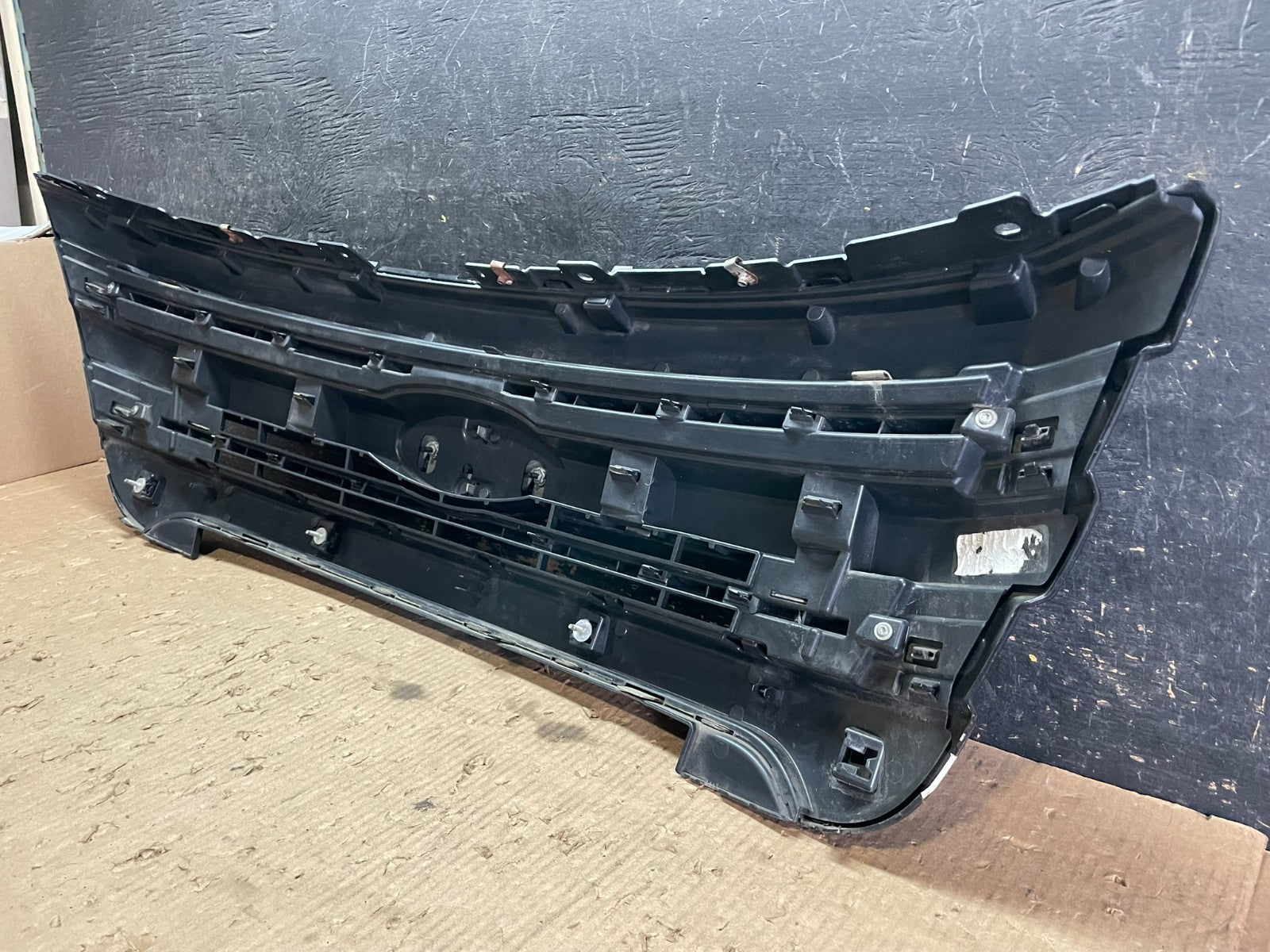 2011 to 2015 Ford Explorer Upper Front Grill Grille Oem Z5638 DG11