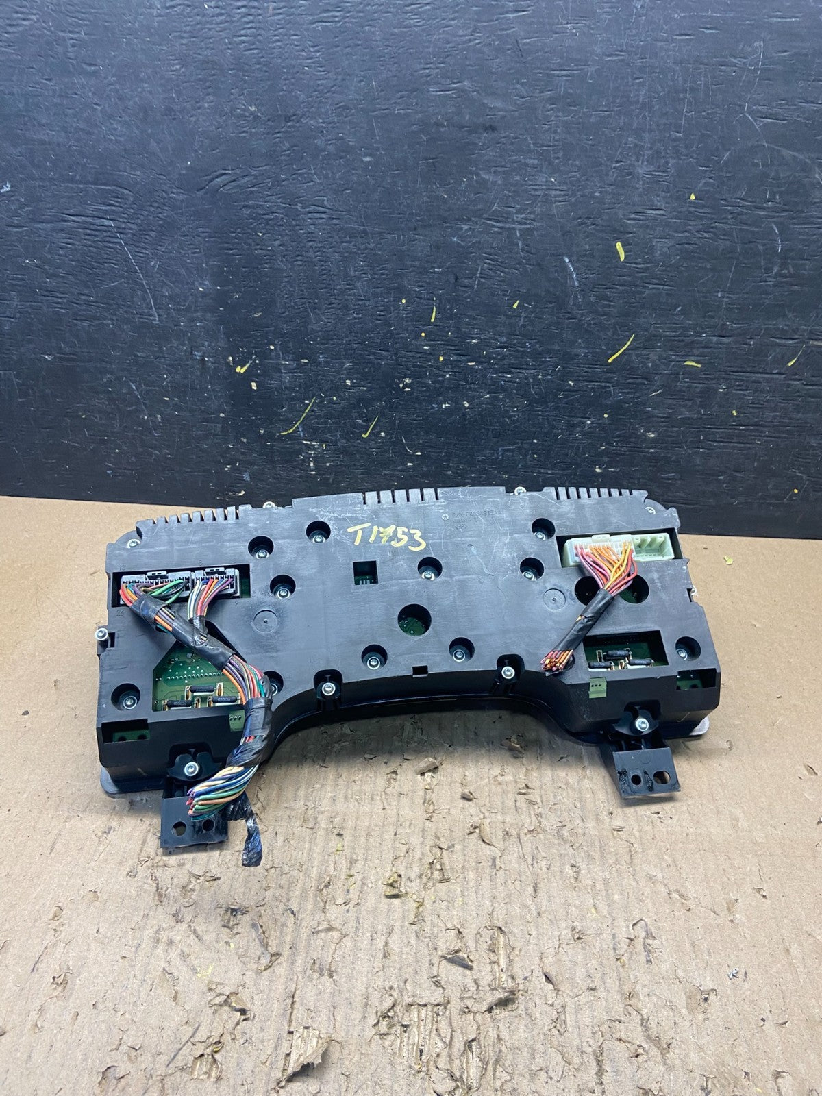 2005 to Dodge Durango Speedometer Instrument Cluster Gauge T1753 DG5