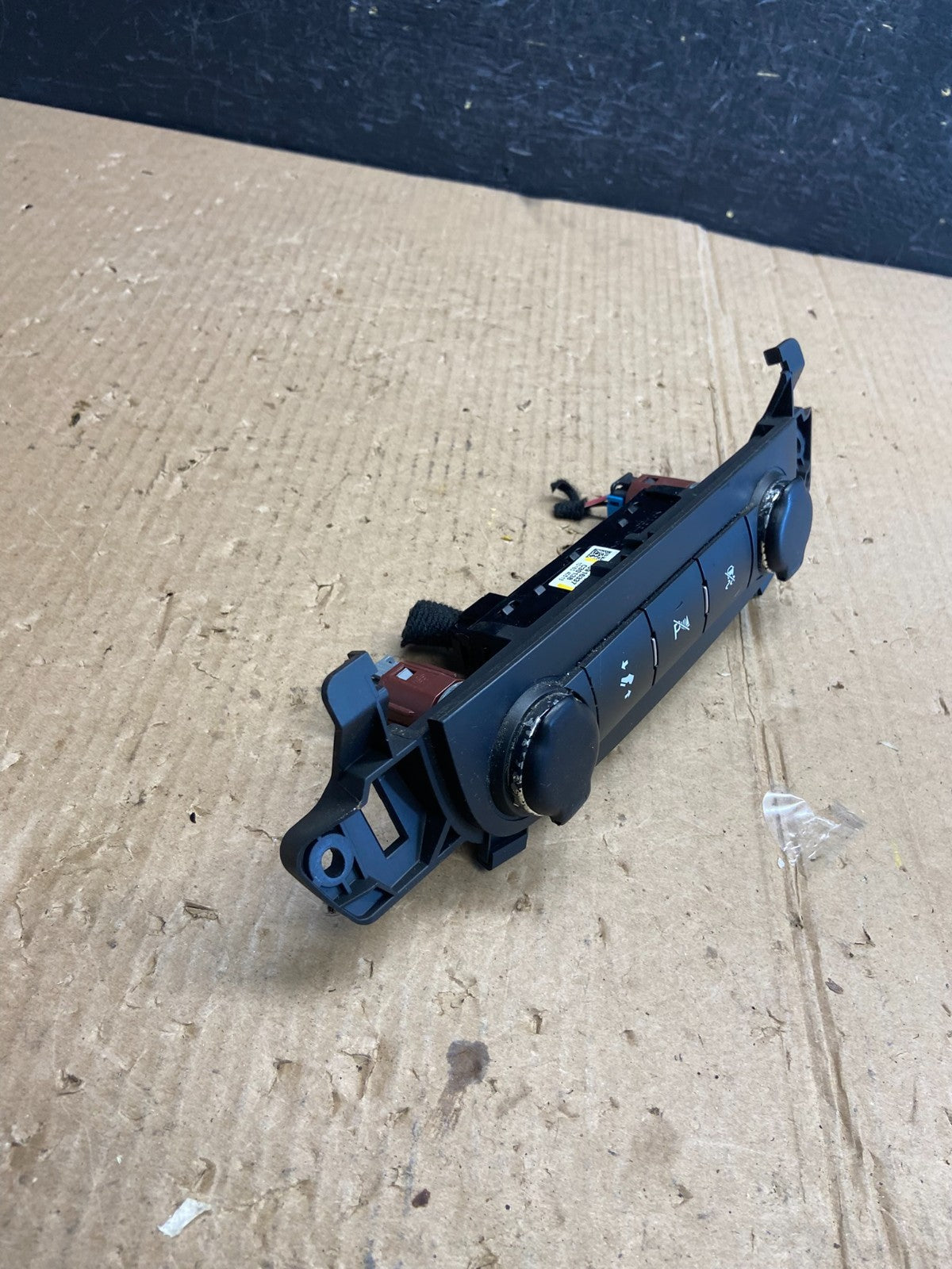 2007 - 2014 Chevrolet Tahoe Yukon Pedal Traction Control Switch ae4052 DG1