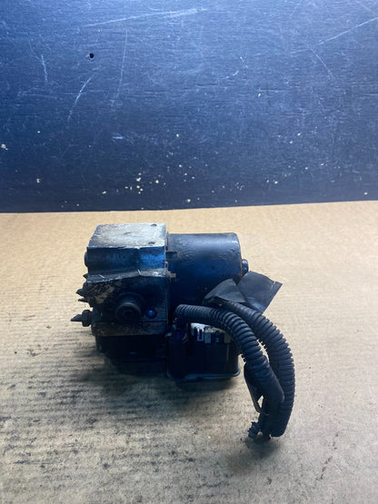 2004-07 Chevrolet Express ABS Pump Control OEM 13567136 Module AA1771  DG4