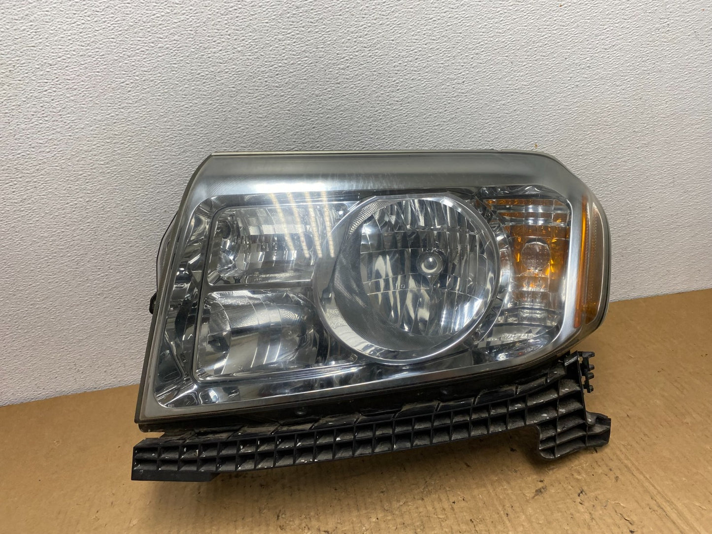 2009 2010 2011 Honda Pilot Left Driver LH Halogen Headlight AC7792 DW0