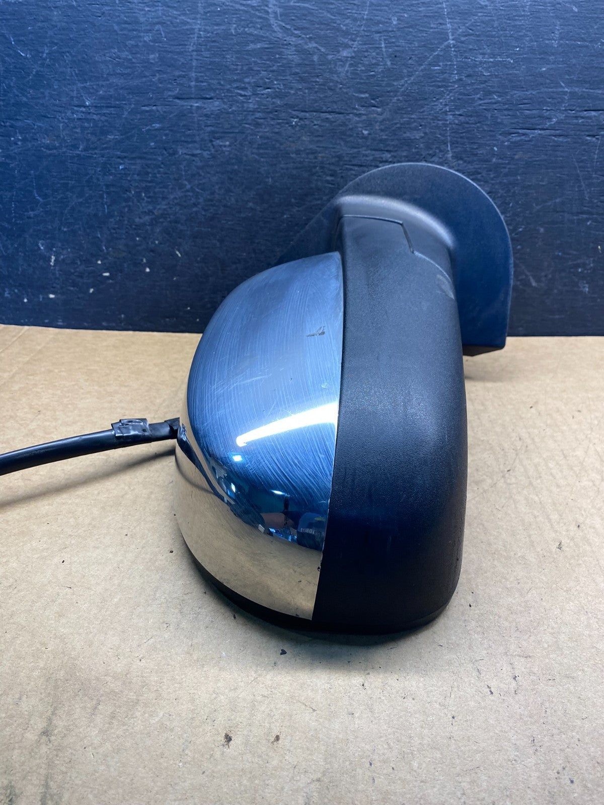 2007-2013 Chevrolet Tahoe Silverado Suburban Right Passenger Mirror AH7133 DW1