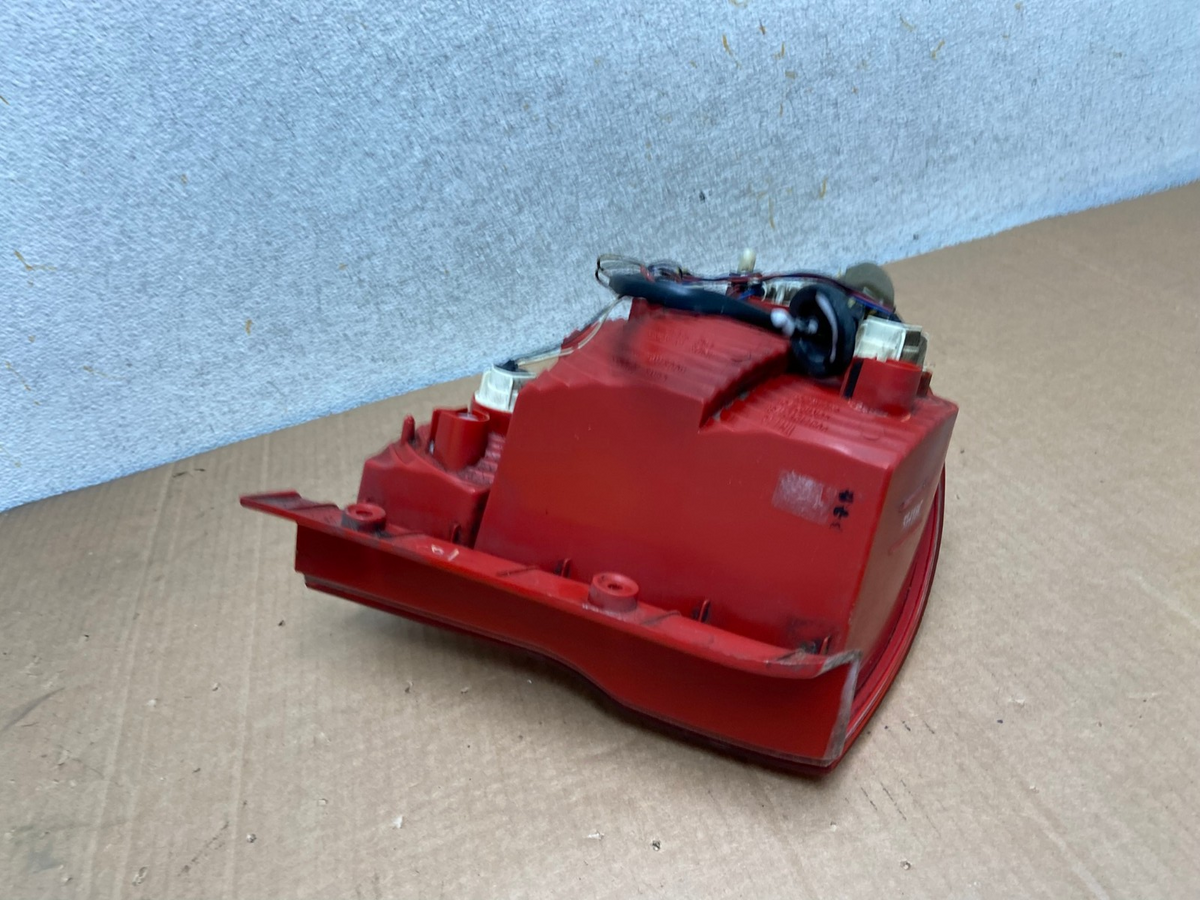 2004 2005 2006 Chevrolet Aveo Sedan Right Passenger RH Tail Light AI8382 LK4