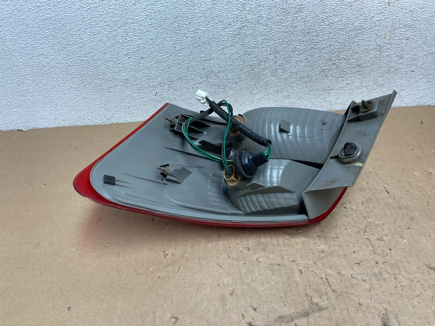 2008 to 2015 Nissan Rogue Right Passenger Side Tail Light AG44005