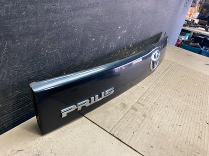 2010 to 2015 Toyota Prius Trunk Rear Tailgate Molding Panel 76801-47070 v3333 DG2