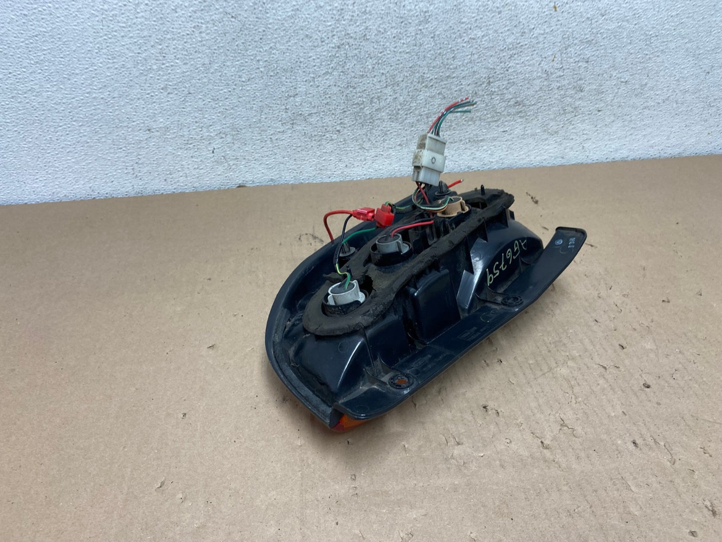 1999 to 2003 Suzuki XL-7 Vitara Left Driver LH Side Tail Light AG6759 LK4