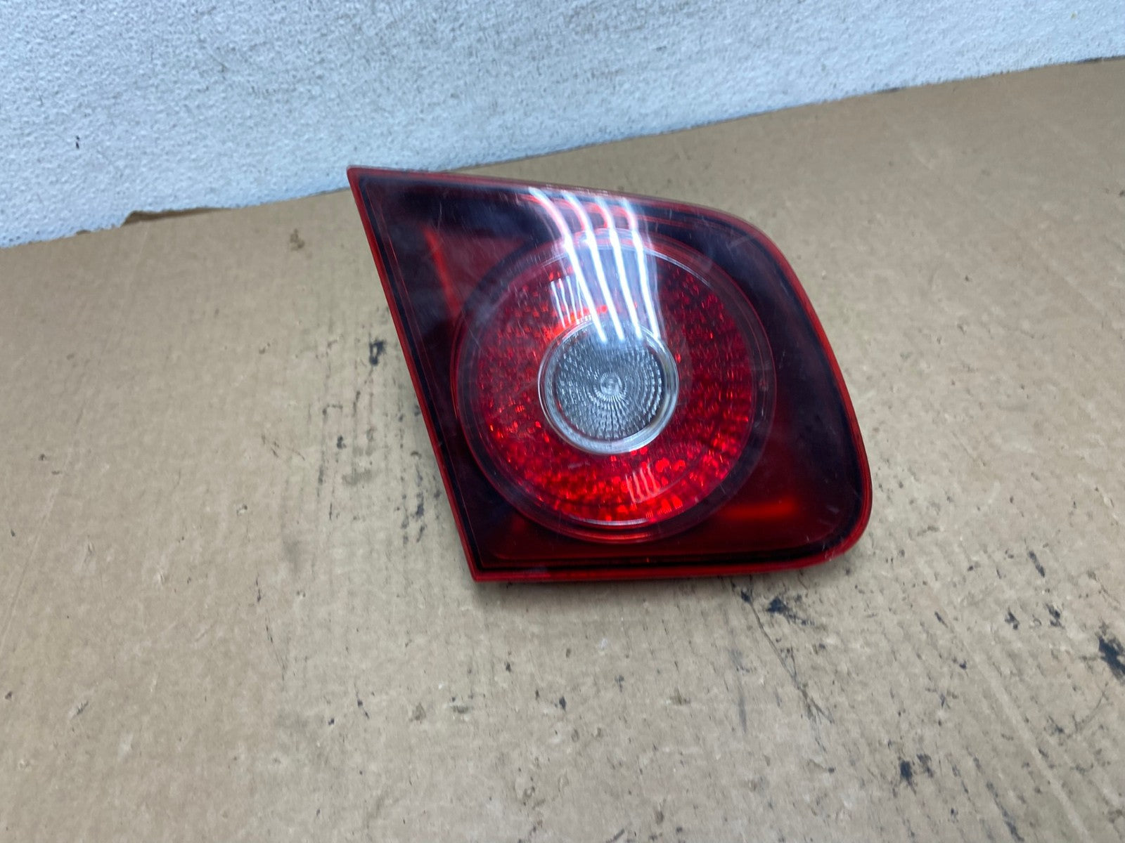 2008-2010 Volkswagen Jetta Sedan Left Driver Inner Tail Light AG2240 LK0