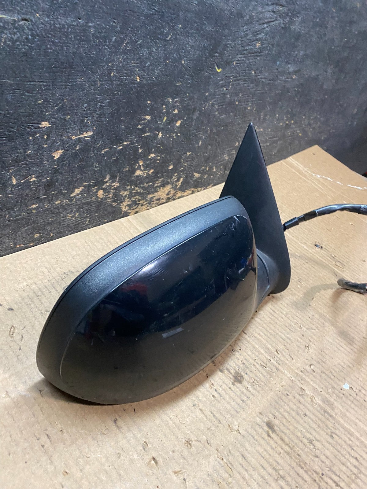 2003-2006 Chevrolet Tahoe Suburban Right Passenger Turn Door Mirror OEM x9690 DG2