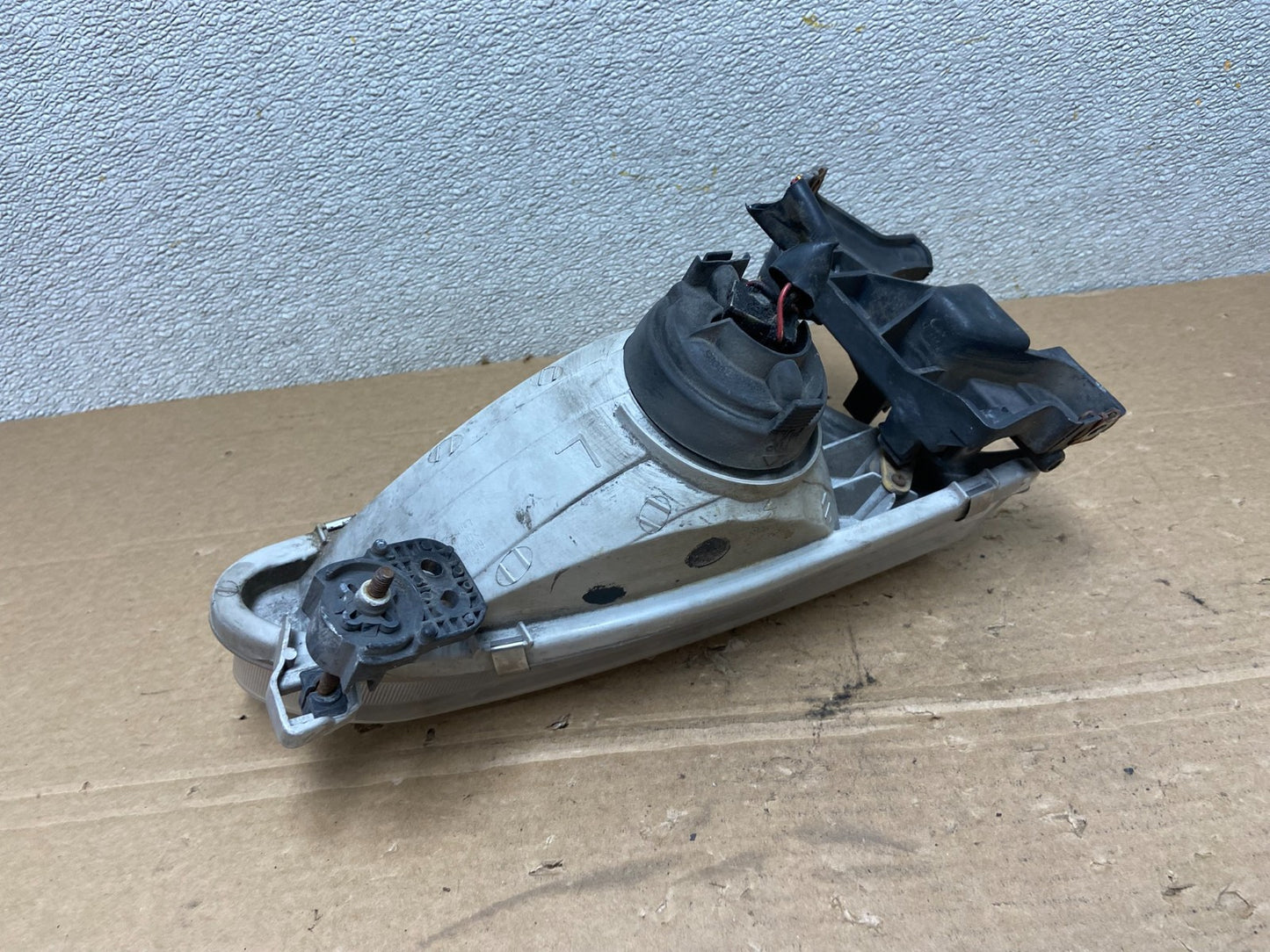 1998 to 2000 Toyota Corolla Front Left Driver Halogen Headlight AB4698 DW3