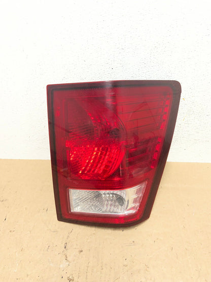 2007 2008 2009 2010 Jeep Grand Cherokee Right Passenger Tail Light AE6520 LK0