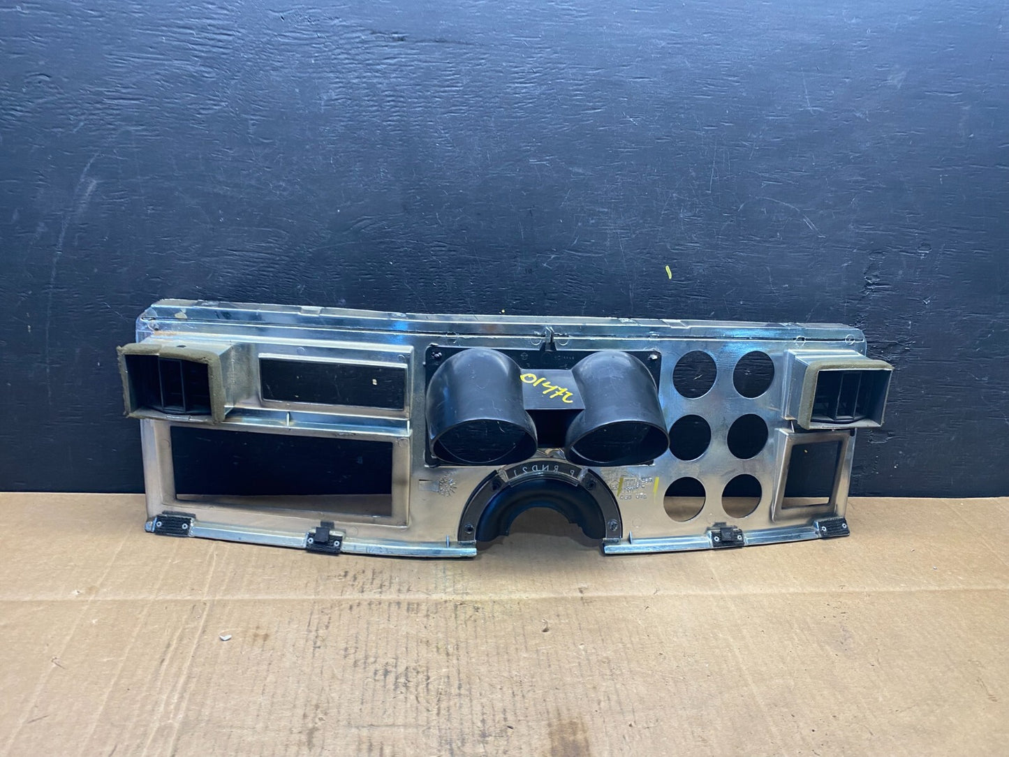 1982 - 1989 Chrysler Fifth Avenue Speedometer Cluster Bezel Trim O1472 DG3
