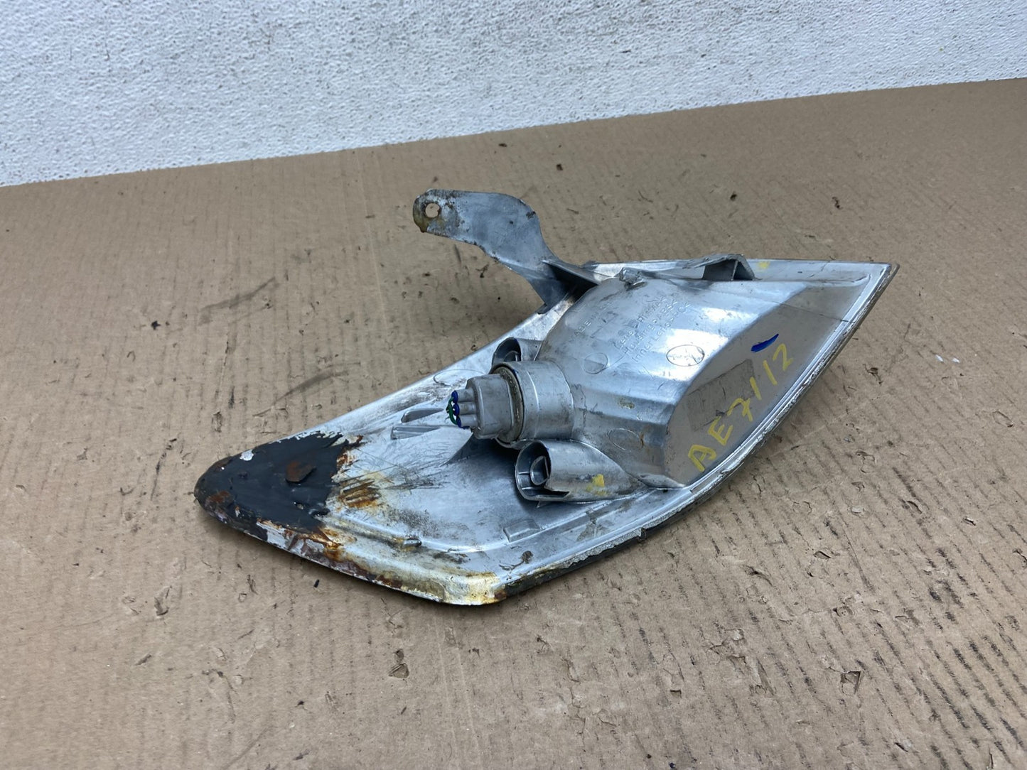 2000 - 2001 Toyota Camry Front Left Driver Lh Turn Signal AE7112 DW8
