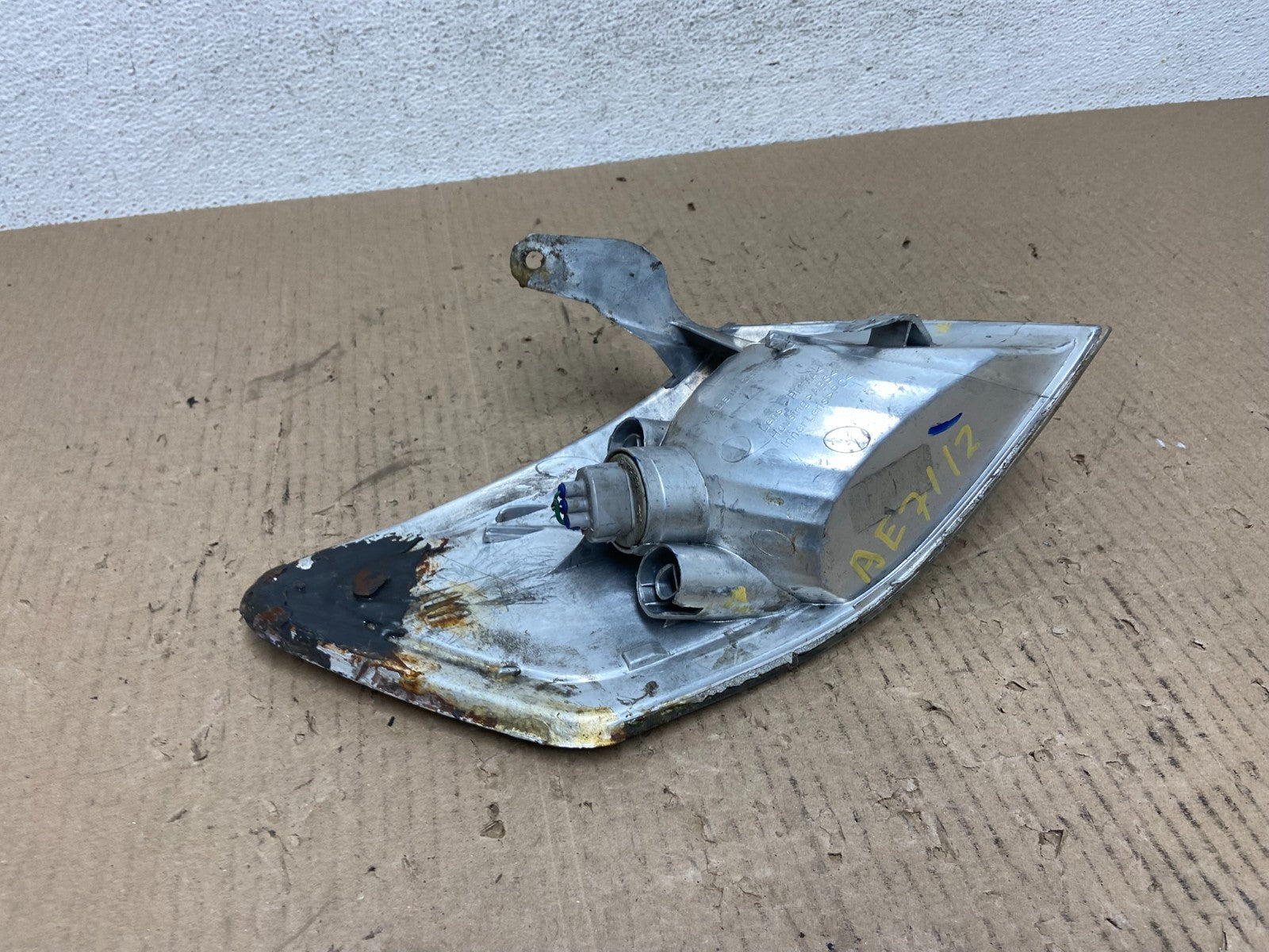 2000 - 2001 Toyota Camry Front Left Driver Lh Turn Signal AE7112 DW8