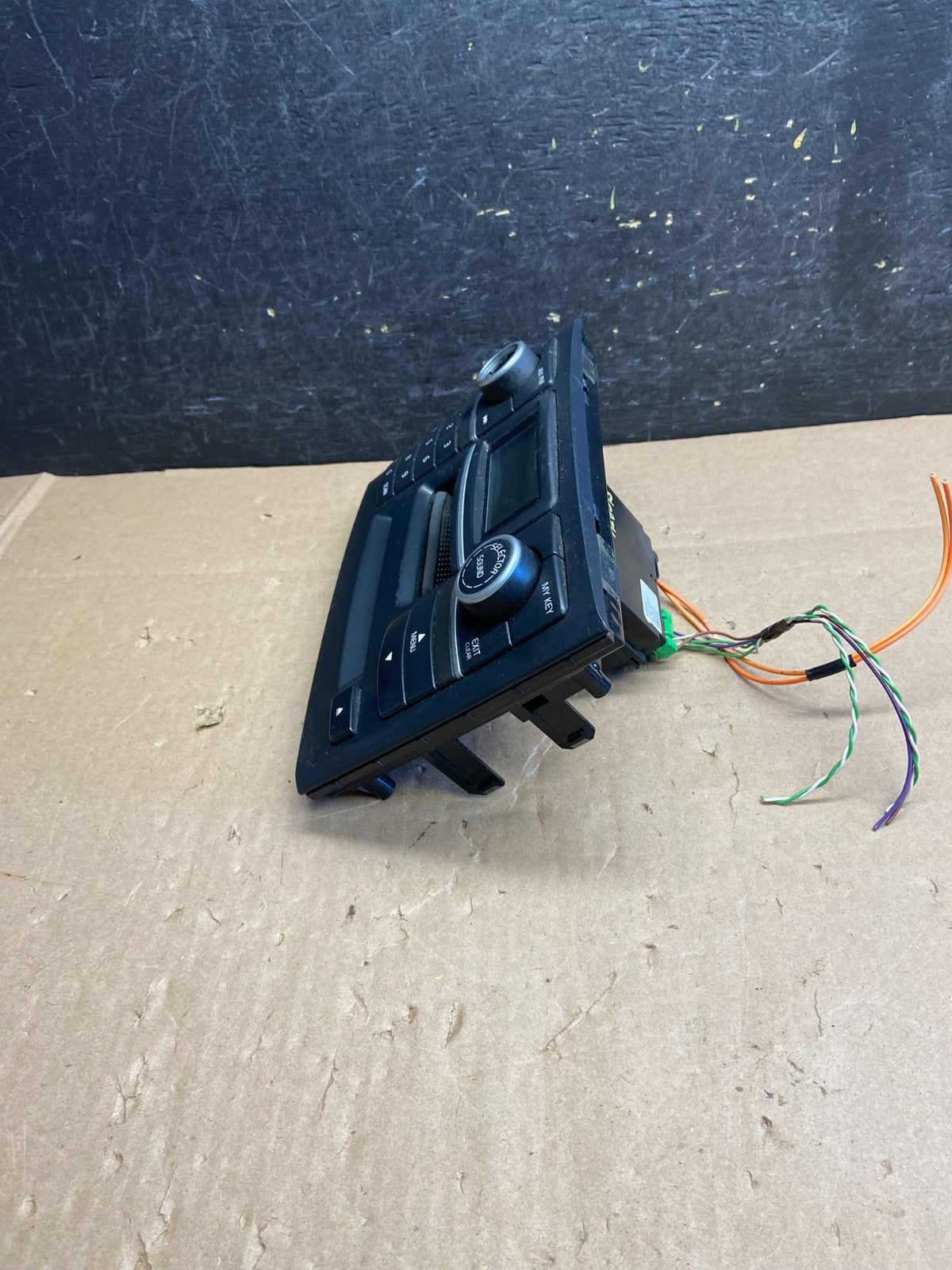 2007-2013 Volvo XC90 Center A/C Climate Control Radio Panel Bezel ai6375 DG2
