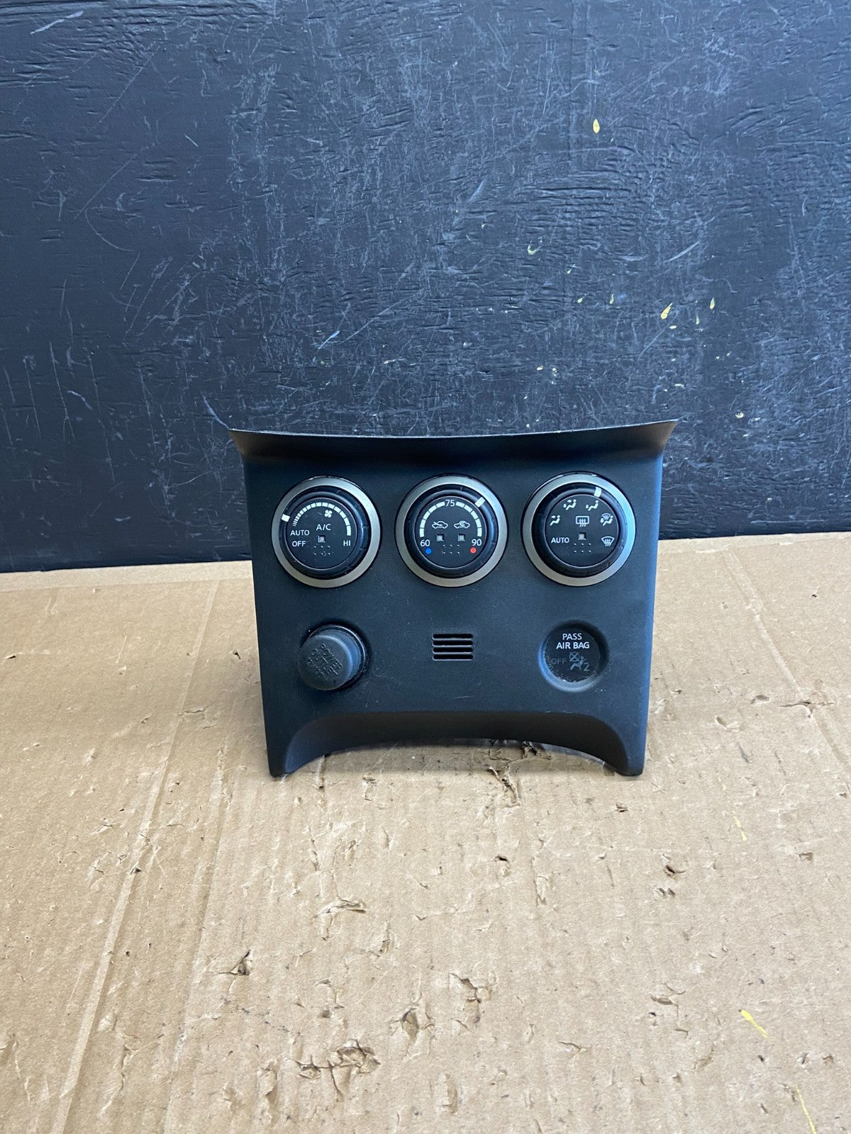 2011 to 2015 Nissan Rogue Heater Temperature AC Climate Control ad6885 DG0