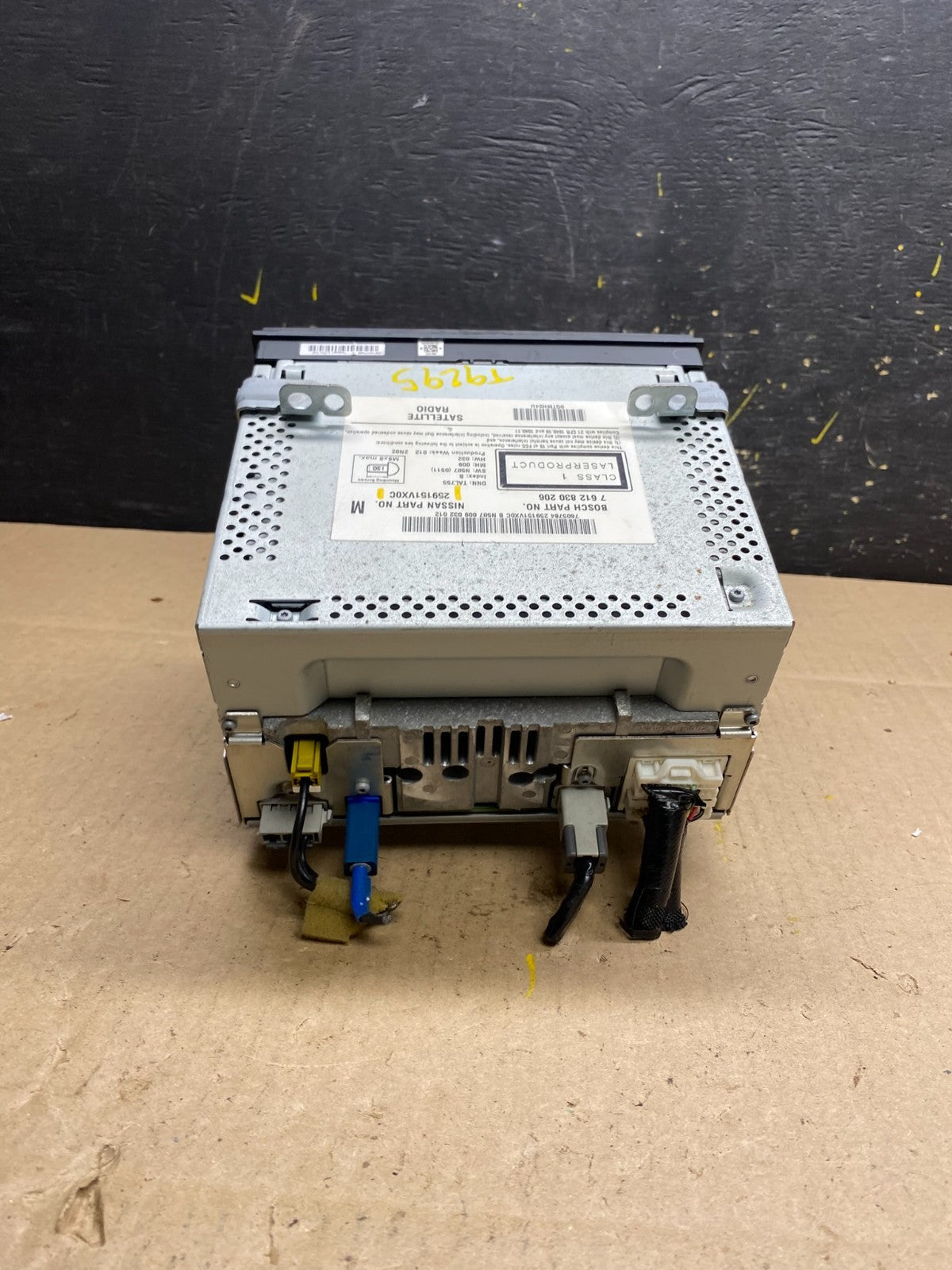 2011 to 2012 Nissan Rogue AM FM XM Radio CD Player Screen Receiver t9296 DG3