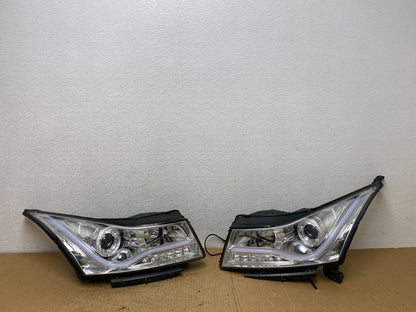2011 to 2015 Chevrolet Cruze Halogen Left+Right Set Headlights AC7721 DG0