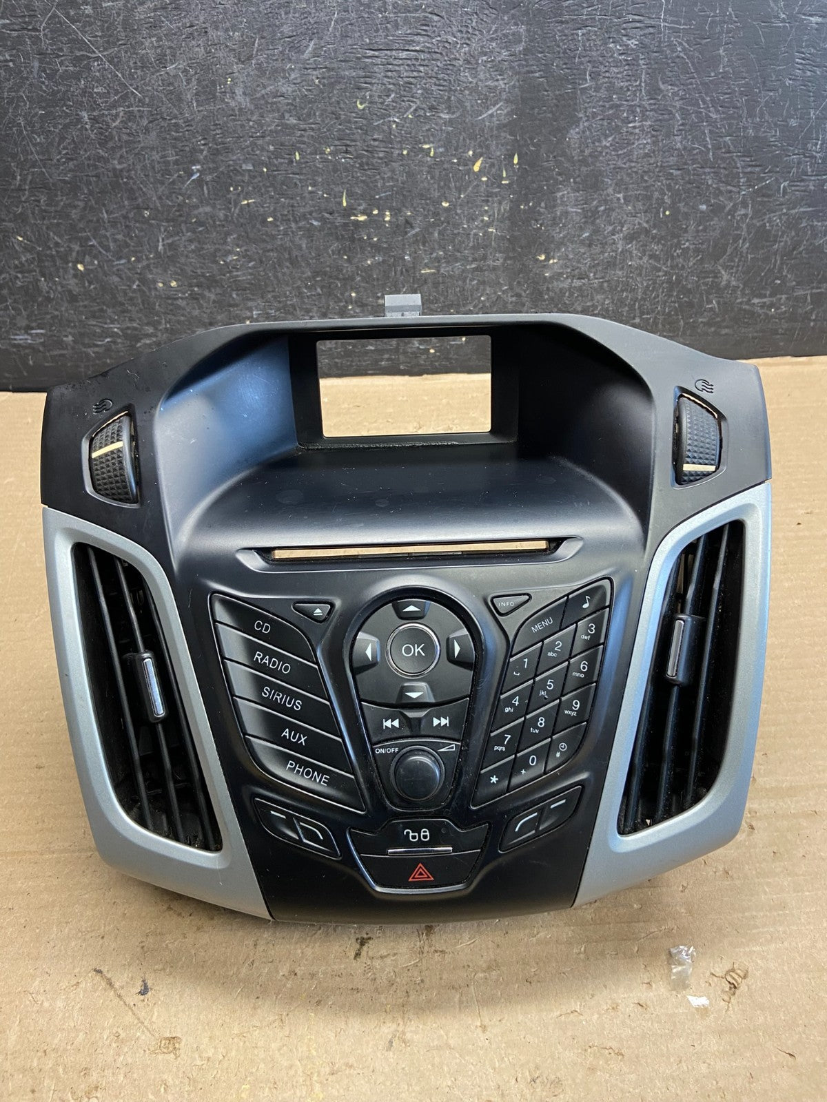 2012 to 2014 Ford Focus Radio Control Panel Trim w/ Bezel ah3801 DG0