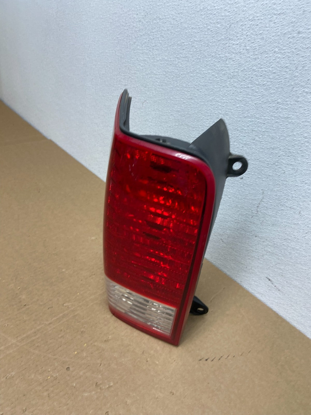 2007 2008 2009 Chrysler Aspen Tail light Left Driver Lh Side AC1072 DW1