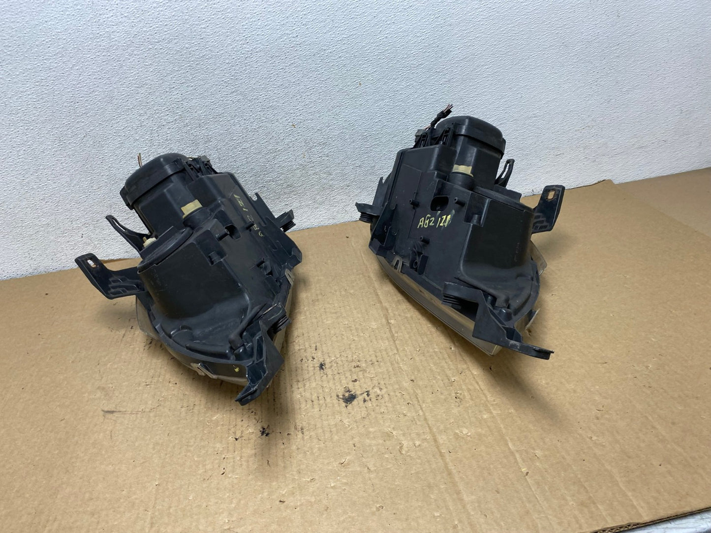 2002 - 2005 Mercedes ML ML350 ML500 Left+Right Side Halogen Headlights AG2121 LK13
