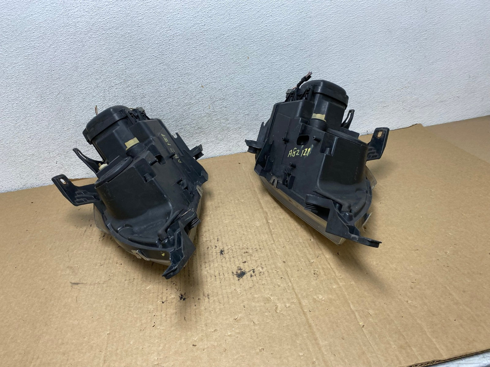 2002 - 2005 Mercedes ML ML350 ML500 Left+Right Side Halogen Headlights AG2121 LK13