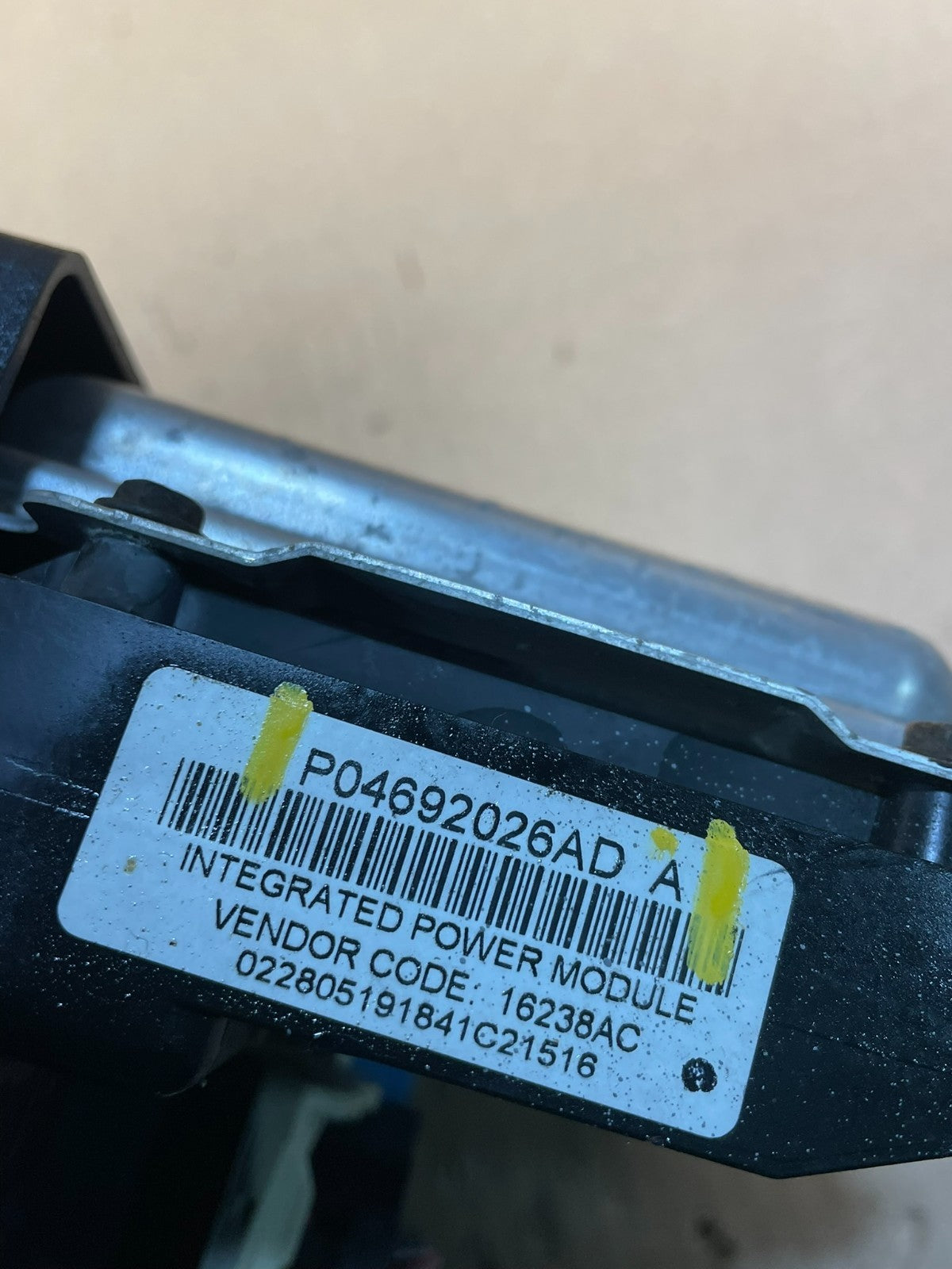 2005  Dodge Charger Magnum  Fuse Box Body Control Module BCM v6721 DG7